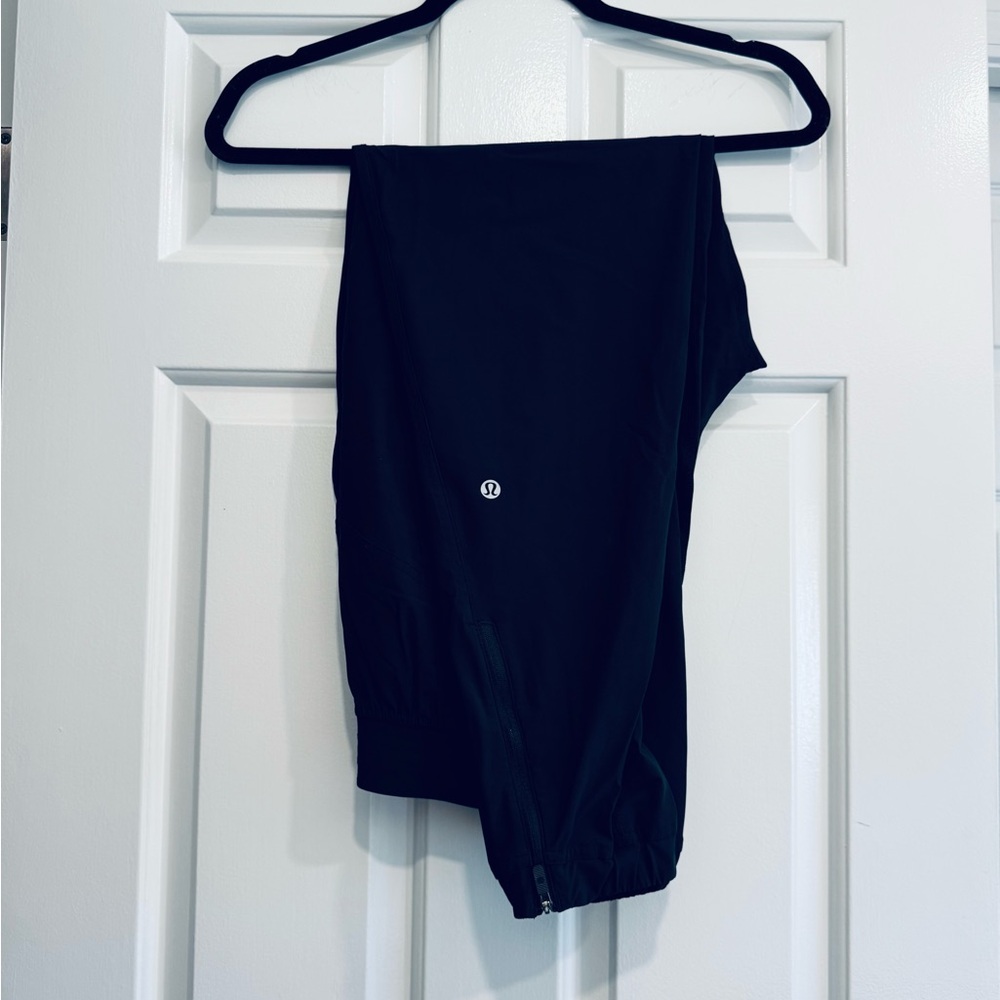 Lululemon Adapted State High Rise Jogger. Size 6 Black.